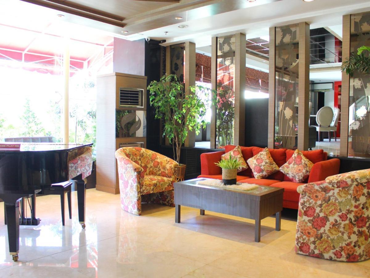 Hermes Palace Hotel Медан Экстерьер фото