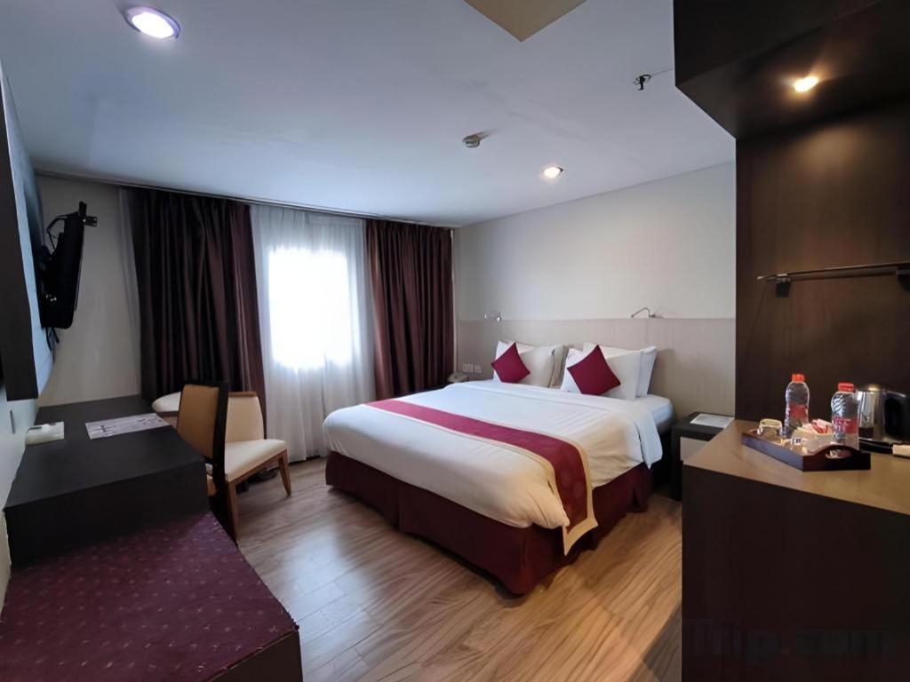 Hermes Palace Hotel Медан Экстерьер фото